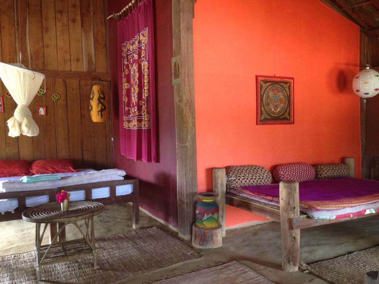 Shanta Ghar A Rustic Guesthouse Chitwan Eksteriør bilde