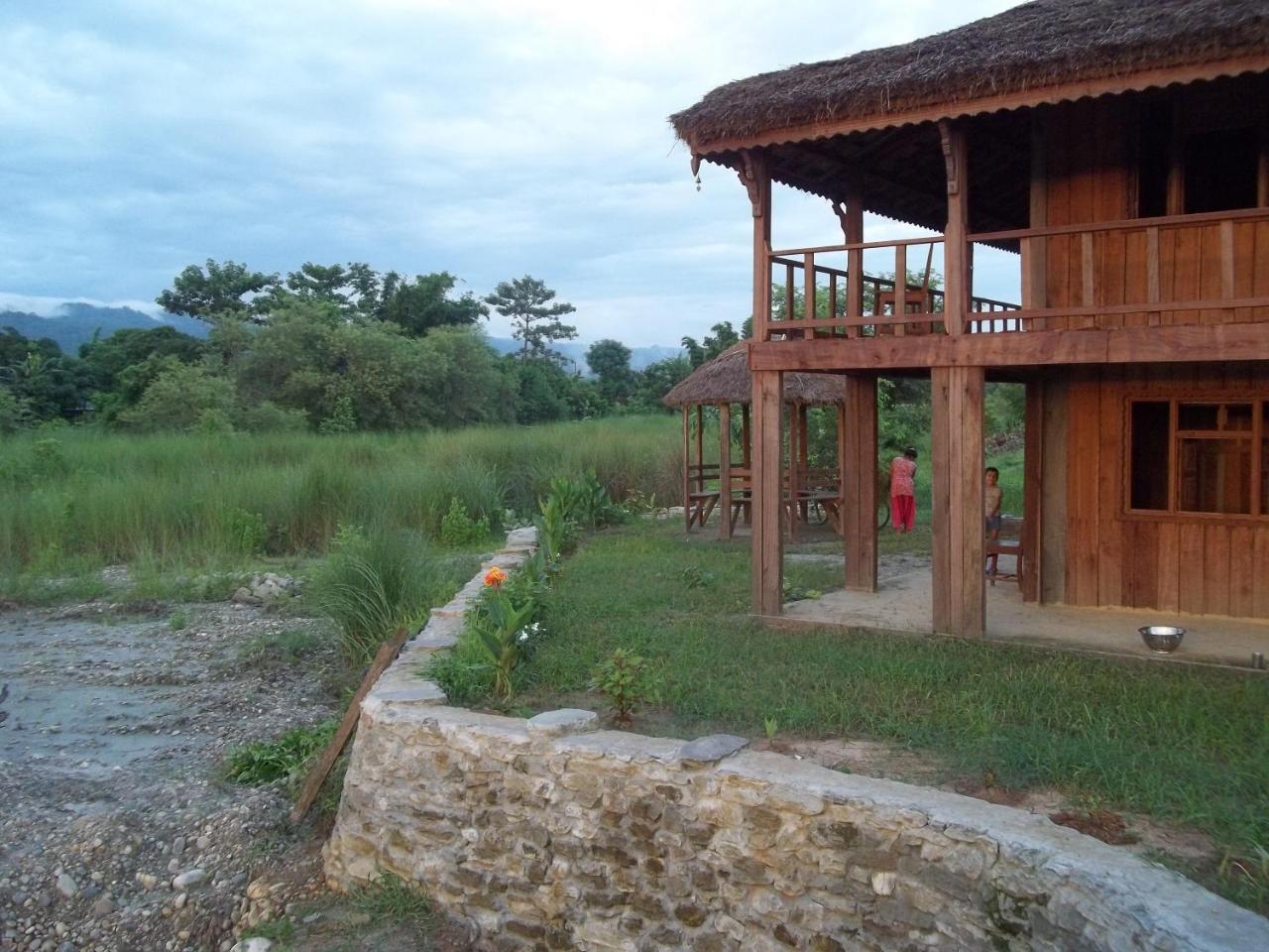 Shanta Ghar A Rustic Guesthouse Chitwan Eksteriør bilde
